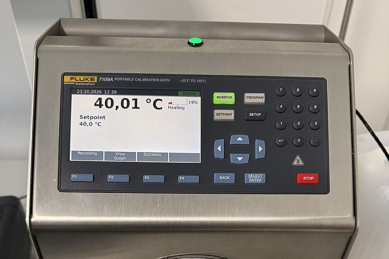 FLUKE 7109A